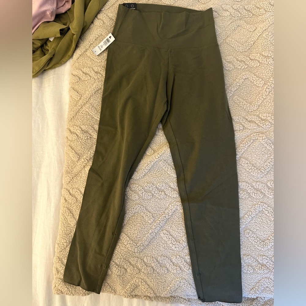 TNA Chill high rise leggings